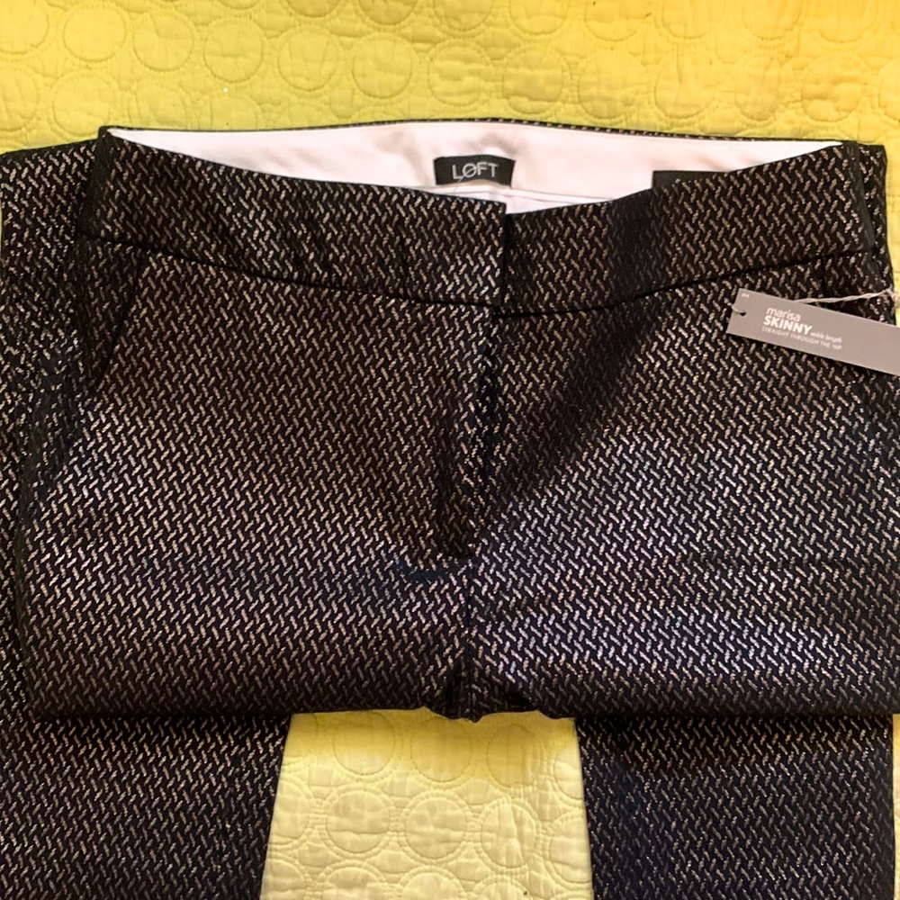 NWT Loft size 6 skinny black and gold ankle pants